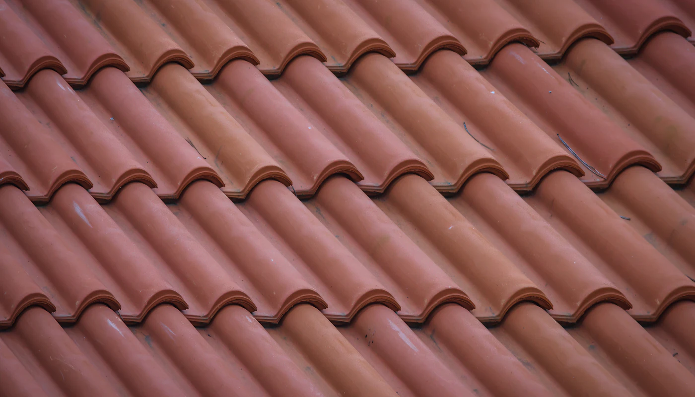 Toiture en tuiles de terre cuite