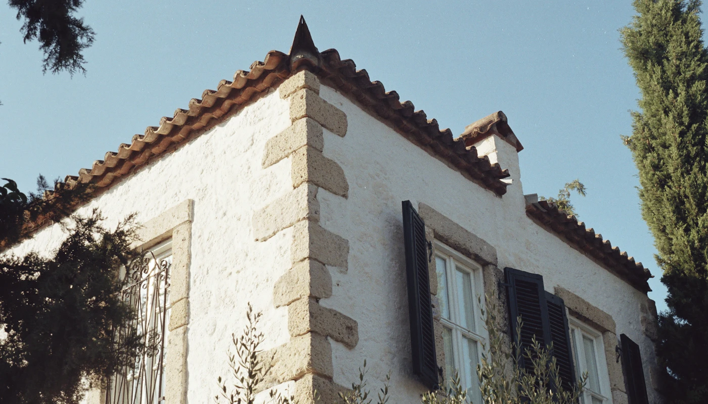 Pose de fenêtre de toit